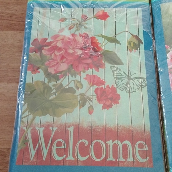 Welcome Garden Flags Large, Flowers + Butterflies, Set of 2 - Picture 3 of 4